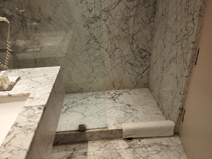 Bathroom 5, Hotel Palace Heights, Delhi
