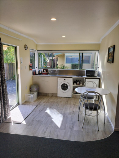 Others 4, Bay Cottages, Kaikoura