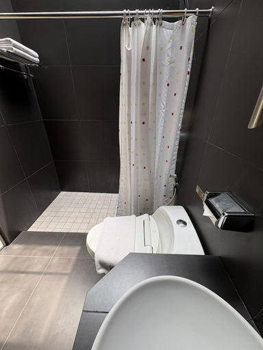 Bathroom 4, My Hotel Bandung, Bandung