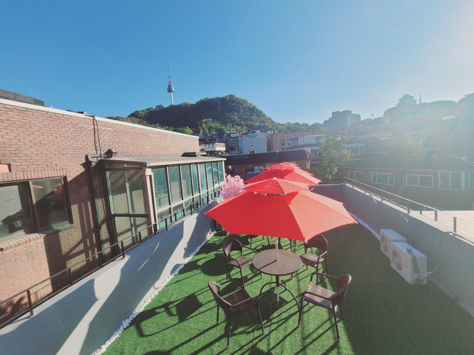 Others 5, Olive Hostel MyeongDong, Jung
