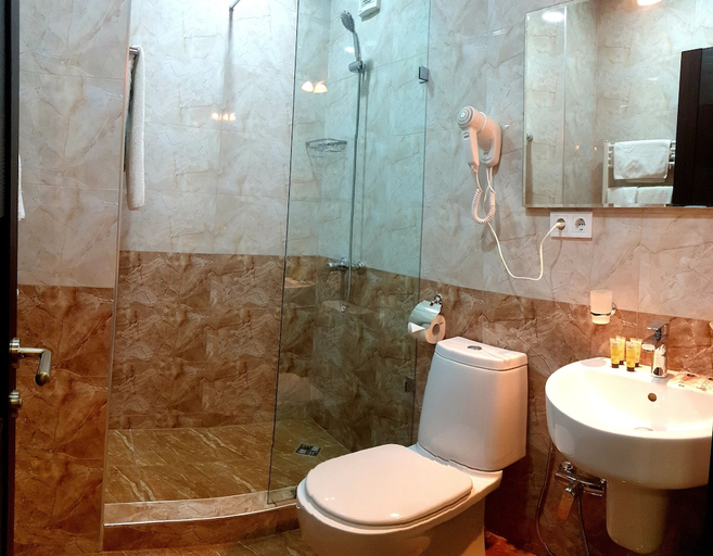 Bathroom 4, Cherry Garden, Tbilisi