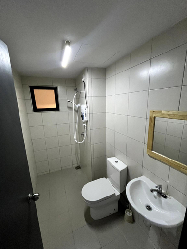 Bathroom 4, Homestay Gaia Residence, Rawang (Muslim Only), Gombak