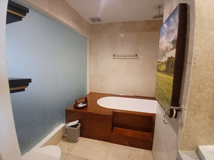 Bathroom 4, Kyriad Hotel Arra Cepu, Blora