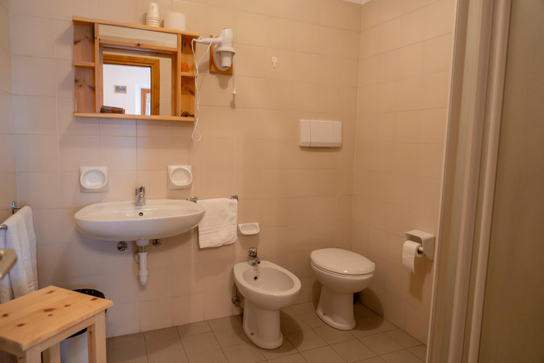 Others 5, Camere vecchio borgo, Sondrio
