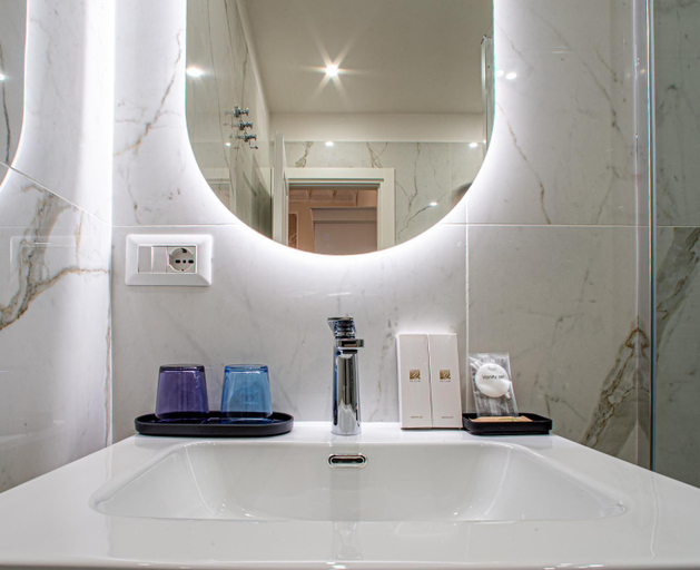 Bathroom 5, ANGOLO SERENO, Rome