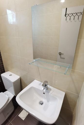 Bathroom 3, Comfy Luxury 5 Star bed & sofa 3R2B 2carpark WiFi, Petaling Jaya