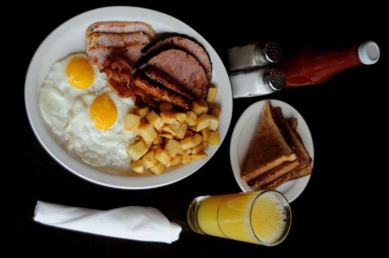 Food & Drinks