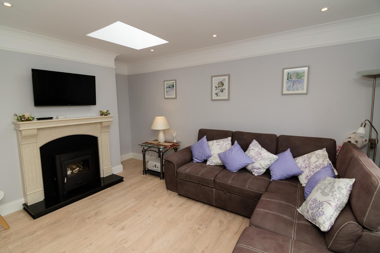 Others 3, Cois Li Accommodation