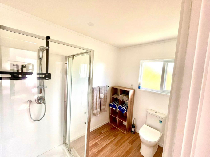 Bathroom 3, Palm Tree Villas, Rorotonga