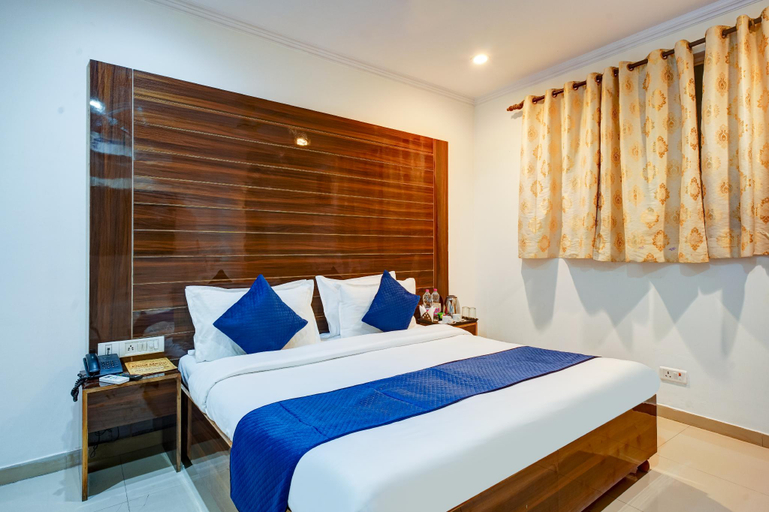 Bedroom 2, Airport Hotel Chanakya, Delhi