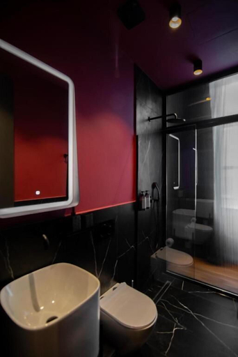 Bathroom 5, Athens Icon Collection, Attica