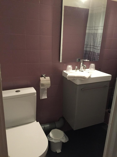 Bathroom 3, Chez Grand Mere, Pyrénées-Orientales
