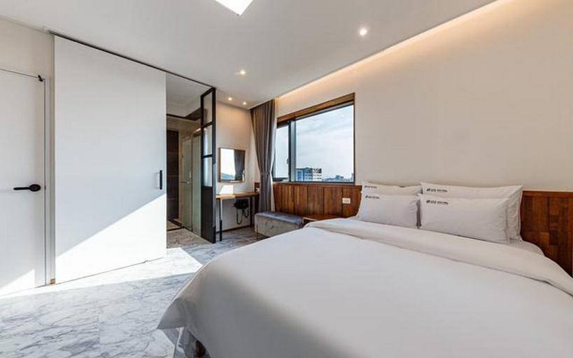 Bedroom 2, Gunsan Laonhaje Hotel, Gunsan