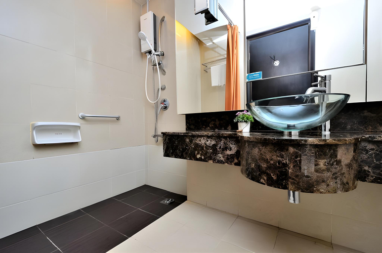 Bathroom 4, Royal Century Resort Suites At Bandar Sunway, Petaling Jaya