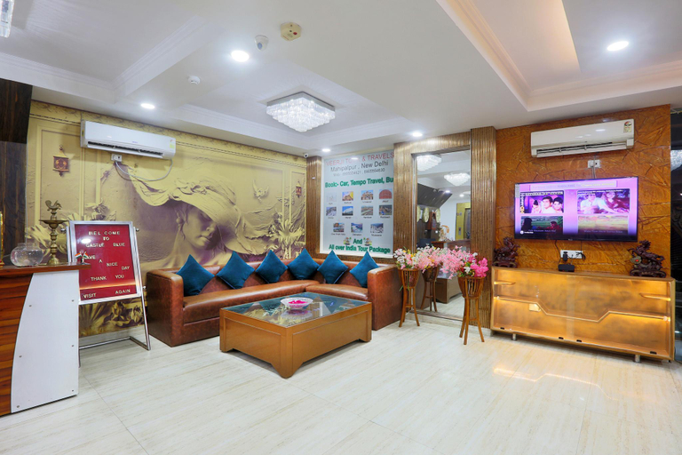 Public Area 3, Hotel Castle Blue Delhi Airport T3, Delhi