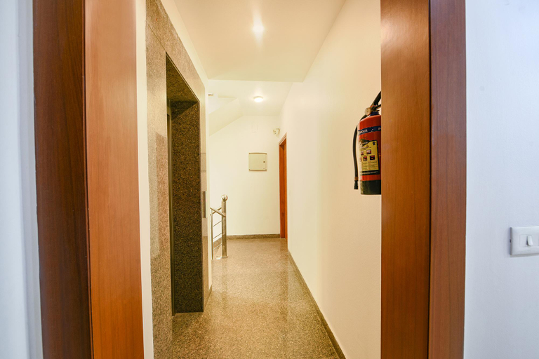 Public Area 3, Fabhotel Silver Oak Bnb, Delhi