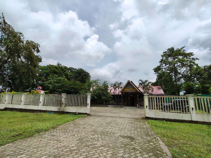 Parking, Splits Villa Resort, Tinsukia