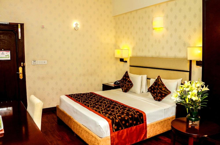 Bedroom, L'Elegant Hotel by Ace Manor, Gautam Buddha Nagar