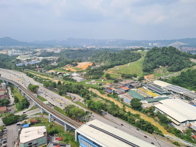 Others 5, Alpine Parkland Netflix 5 Beds@ MRT Batu 11 Cheras, Hulu Langat