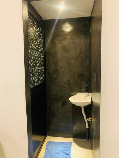 Bathroom 3, Shehan Villa, Beruwala