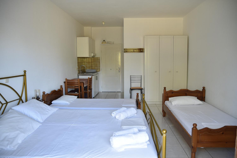 Bedroom 2, Sani Kasimis, Peloponnese