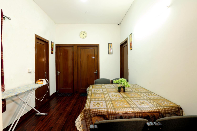 Bedroom 3, Golden Homestays, Delhi