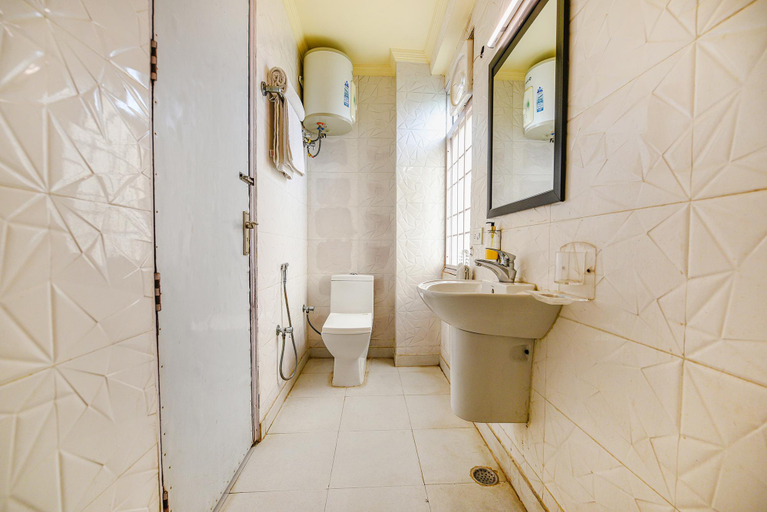 Bathroom, FabHotel Ishtara Auberge, Delhi