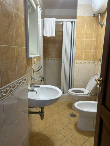 Others 4, Santa Barbara Guest House, Salerno