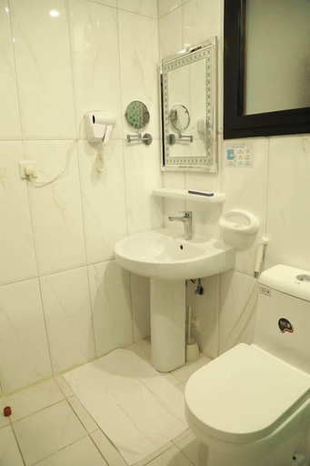 Bathroom 5, Yan Apartments, Jeddah