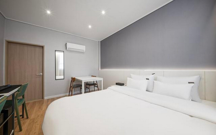 Bedroom 2, Changwon Jungang-dong HOTEL T.T Summit, Changwon