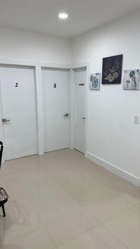 Others 3, 203 Miami Shared Rooms for Men Central Comfortable, Affordable, Miami-Dade