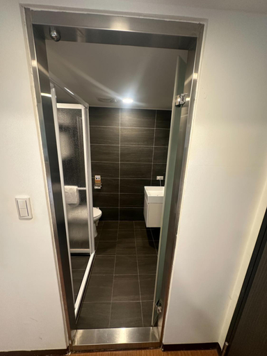 Bathroom 5, Yesing Hotel, Taipei City