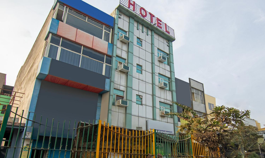 Exterior & Views 2, Treebo Green View, Noida, Gautam Buddha Nagar