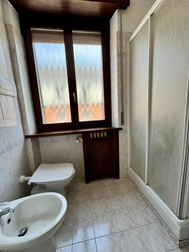 Bathroom 4, Romantica Verona, Verona