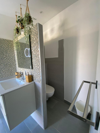 Bathroom 3, La belle vue, Var