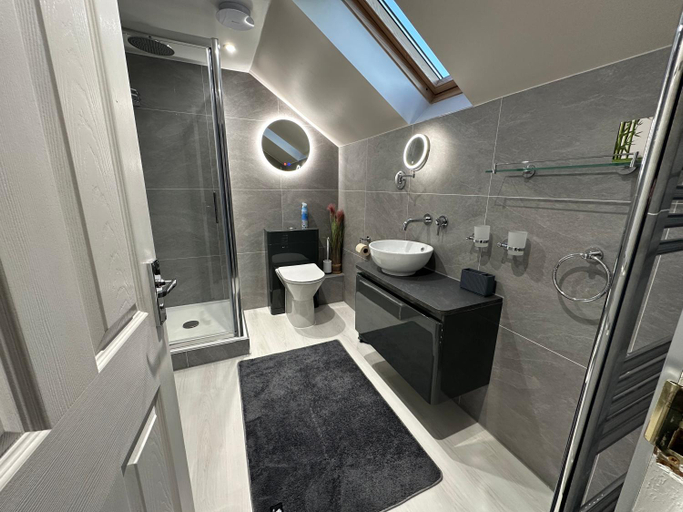 Bathroom 2, The Gables Whisky B&B, Moray