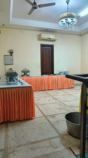 Food & Drinks, Goroomgo Noida Royal Residency, Gautam Buddha Nagar
