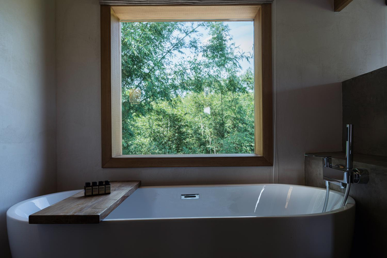 Bathroom 3, South of Shushan - On the left bank, Yibin