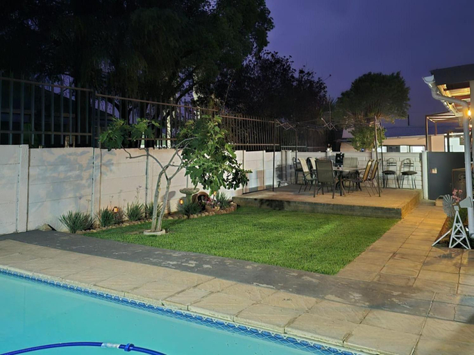 Sport & Beauty 2, La Belle Guesthouse Parys, Fezile Dabi
