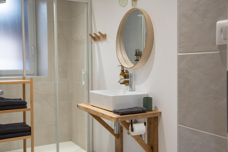 Bathroom 2, Chambre Super Broussard, Haut-Rhin