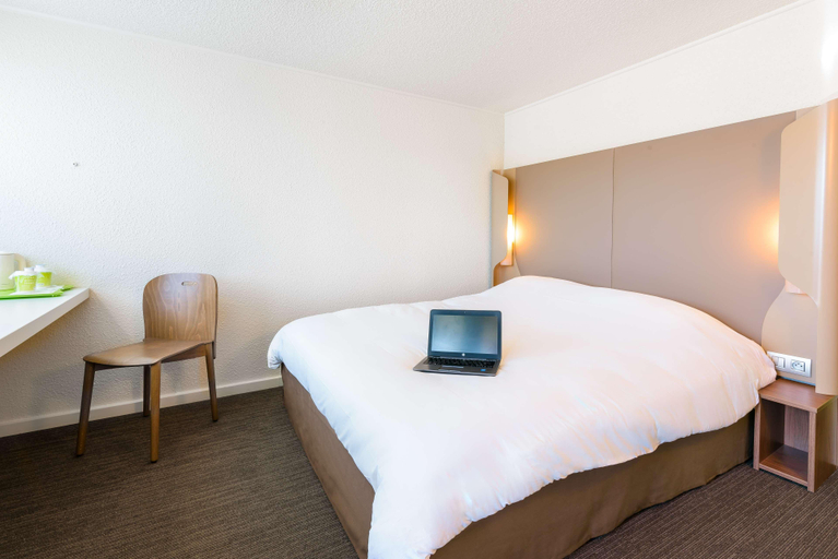Bedroom 3, Campanile Toulouse Sesquieres, Haute-Garonne