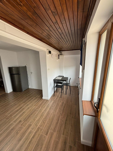 Others 2, Damian Confort Zone - free parking - self check-in, Timisoara