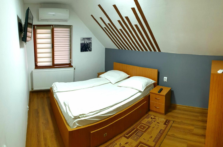 Others 4, Cabana LaGica, Beclean