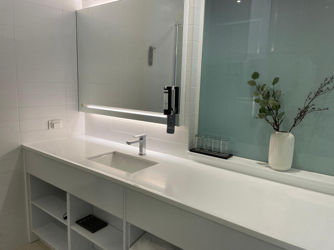 Bathroom 4, Grand City Hotel, Changwon