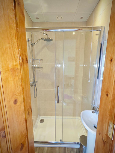 Bathroom 5, Mountain View Accommodation