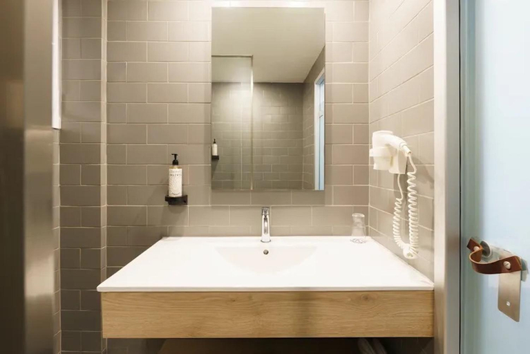 Bathroom, Amaronda Resort & Spa, Central Greece