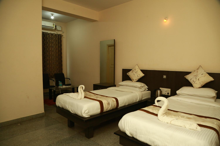 Bedroom 5, Soundarya Hotel, Bangalore