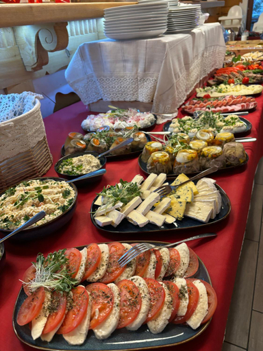 Food & Drinks