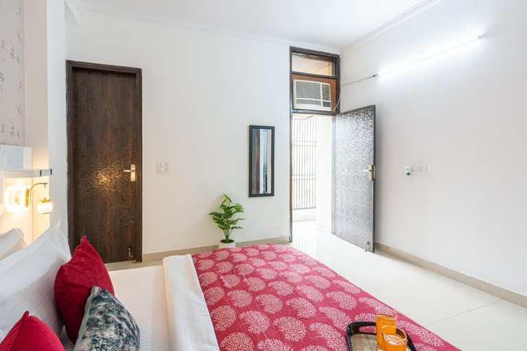 Bedroom 2, Homlee-Vintage 2BHK Apt with Fort/Park View, Delhi