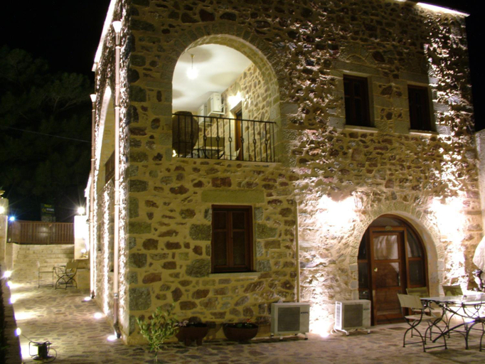 Others 4, Xenonas Thalis, Peloponnese